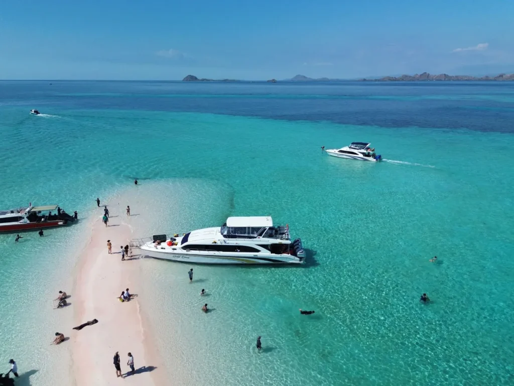 Komodo boat tour